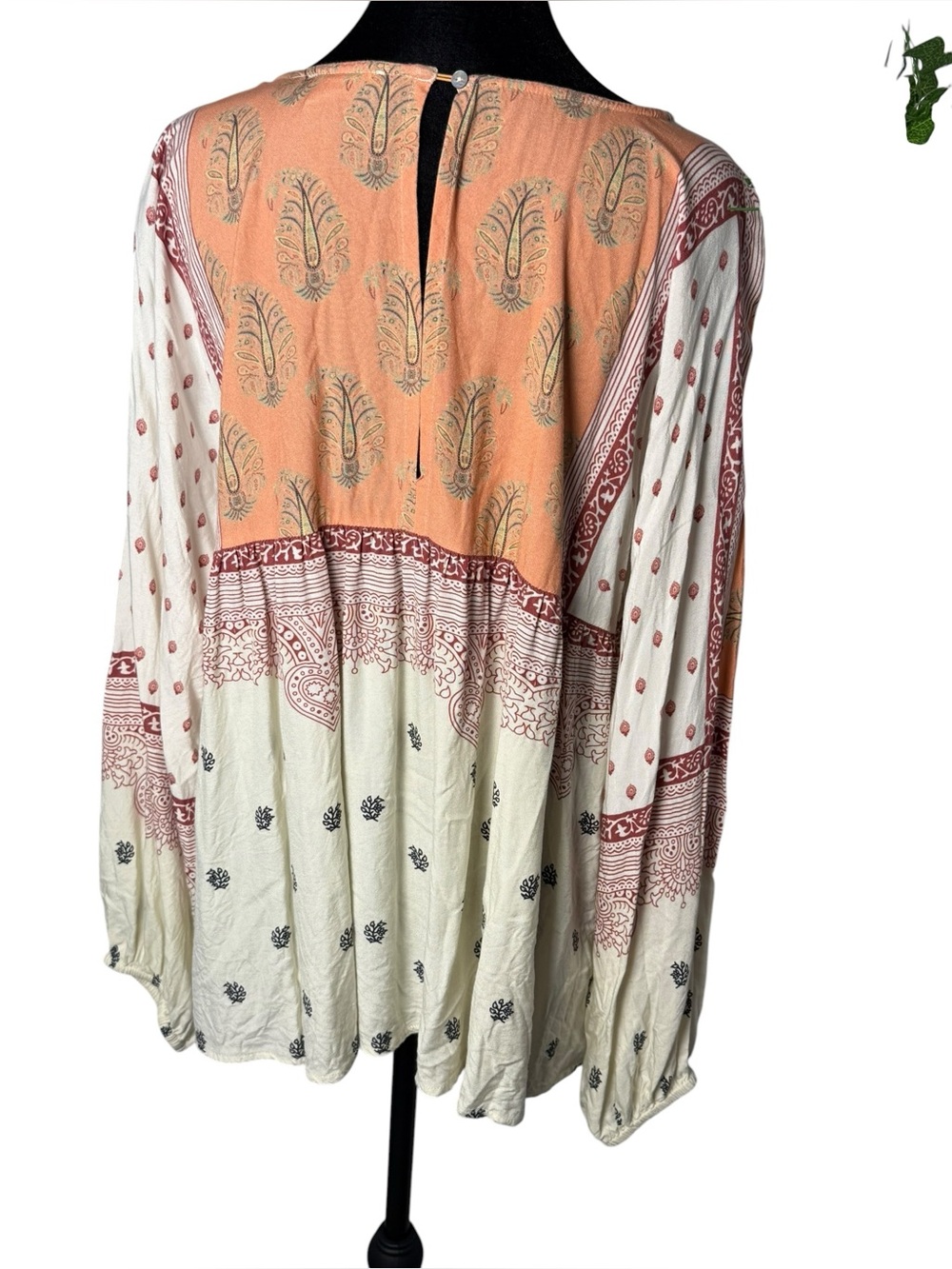 Sundance Patterned Rayon Tunic Top Keyhole Back M - Picture 4 of 10